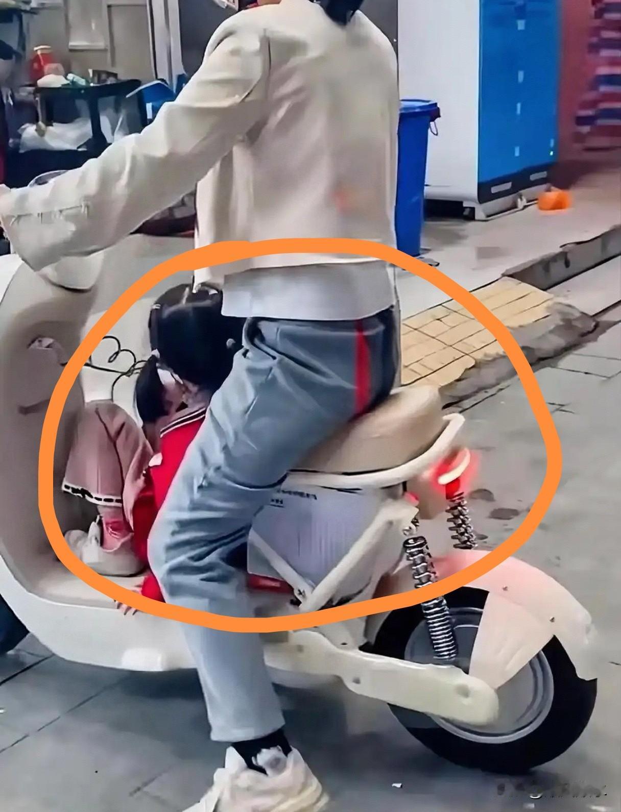 新国标电动车涨价我忍了，限速25码也认了，可取消后座、没储物空间真闹心！

买辆