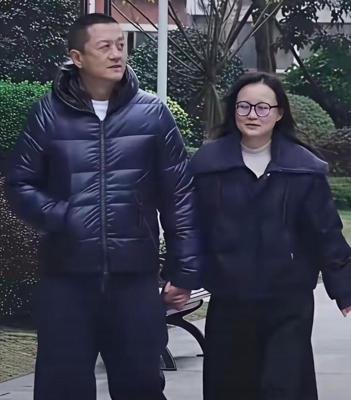 汶川地震幸存者朱春燕如今的生活，看得人既心疼又敬佩。32岁的她在北川有稳定工作，