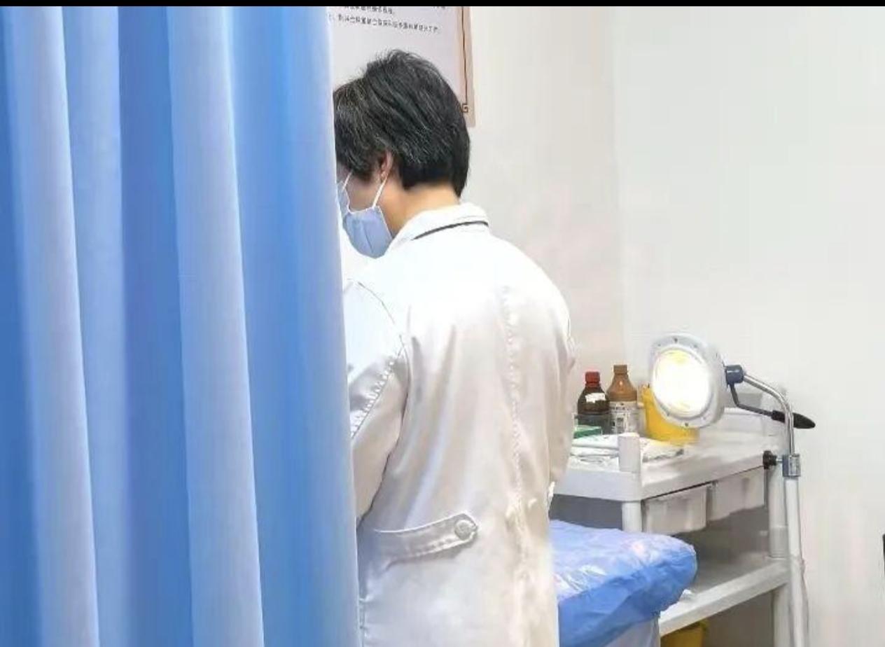 浙江宁波，一女子因为有痔疮，排便后总觉得擦不干净，于是她就用湿厕纸，没想到她最近