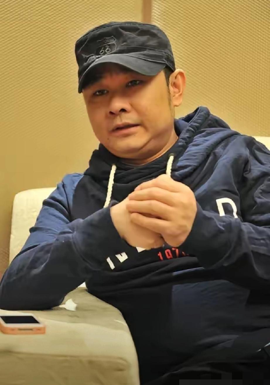 苏柳喊话刀郎真没必要！军旅艺术家该有的体面呢？
 
苏柳这波隔空喊话刀郎，真是越