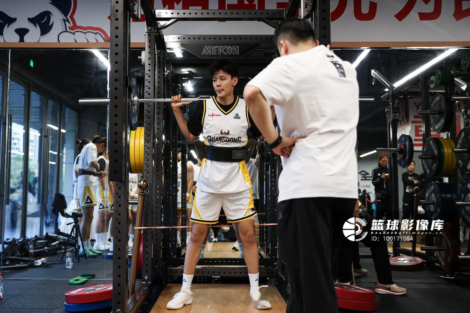真是马不停蹄啊，刚结束全运会的征程，杨舒予又跟随广东女篮去云南参加季前体测，备战