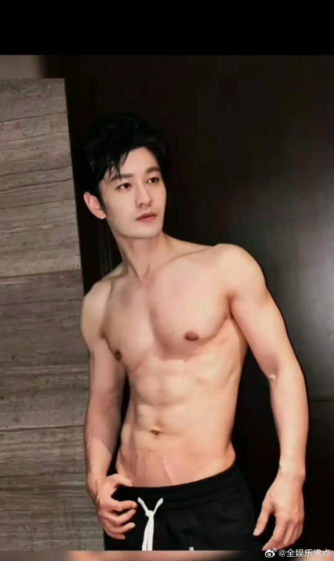 熬夜不摆烂，饮食+运动双在线！水煮菜配晨跑，这波身材管理干货请收好～黄晓明称跑步