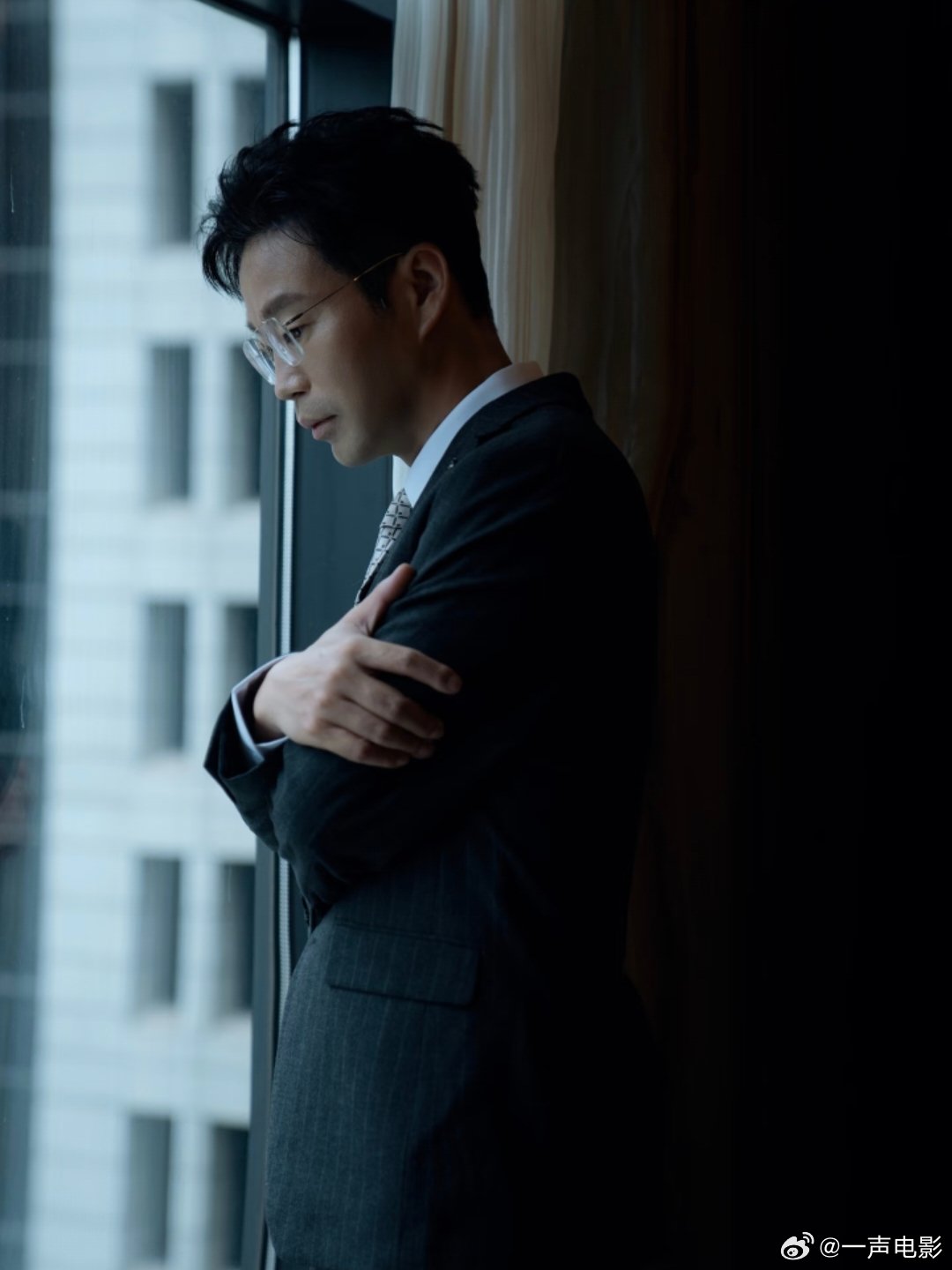 王迅想上位的心藏不住了 这段反复看好几遍，表面贴心关怀店长，实则暗中等候上位，王