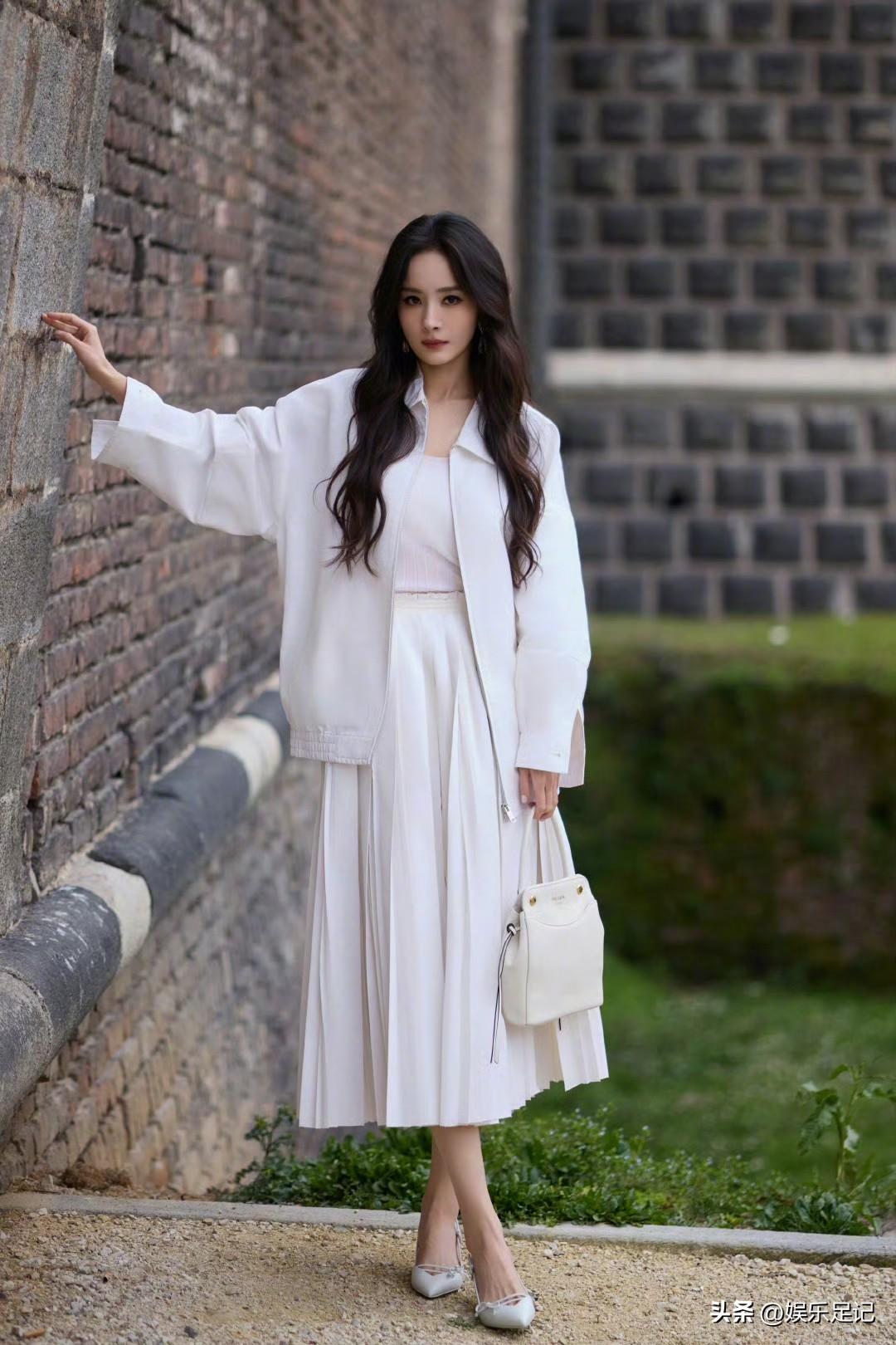 👠杨幂

穿Prada的女王闪耀米兰[爱慕][爱慕][爱慕]