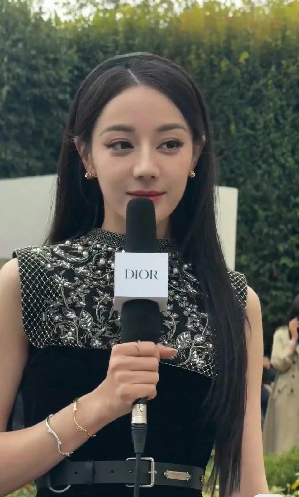 迪丽热巴还是老样子确实美啊 ​​​