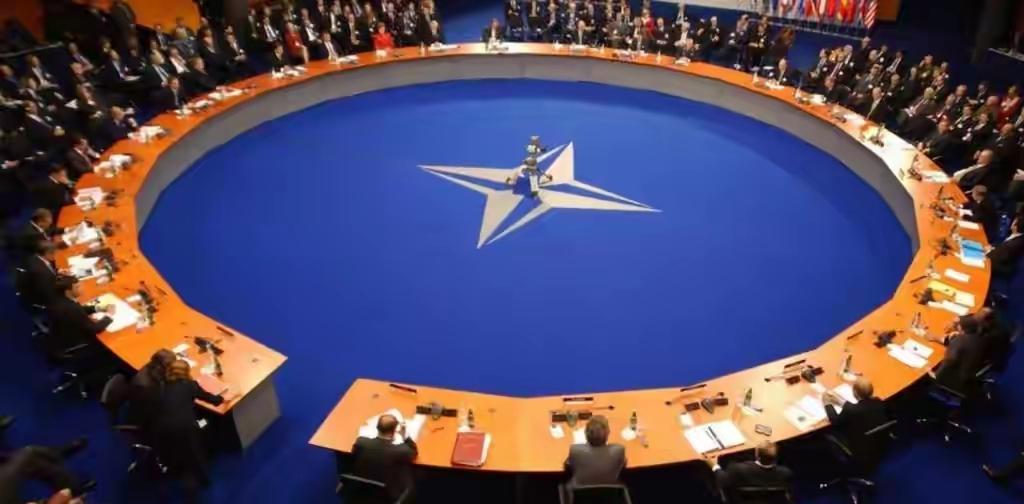 真相大白！奥巴马坦言美国霸权失效：30年奈何不了中国，只因中国坚守正道不入局
 