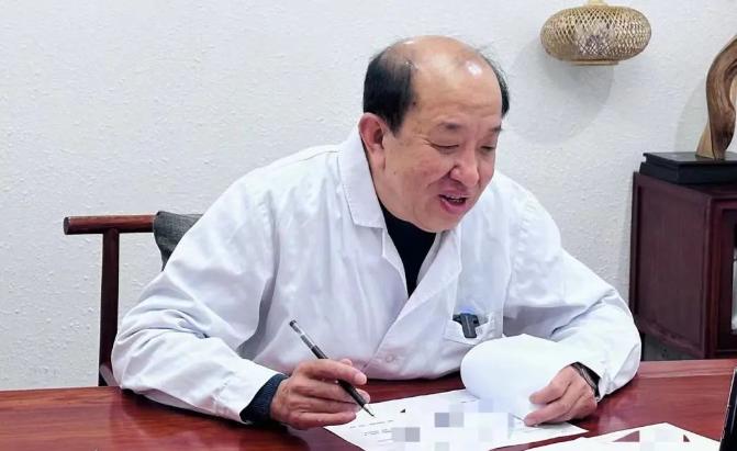 【治疗鼻炎导致的腺样体肥大，切掉实在是没必要，几味中药就能解决的事儿，不妨一试】
