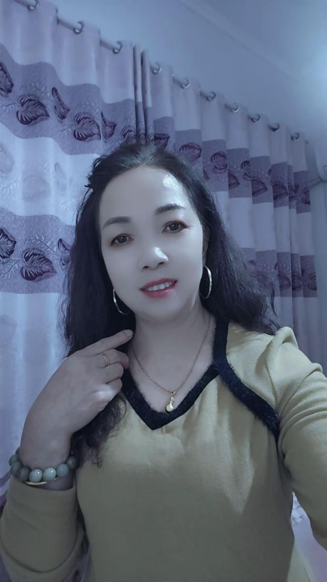 臭美Ꮚ˘ ꈊ ˘Ꮚ