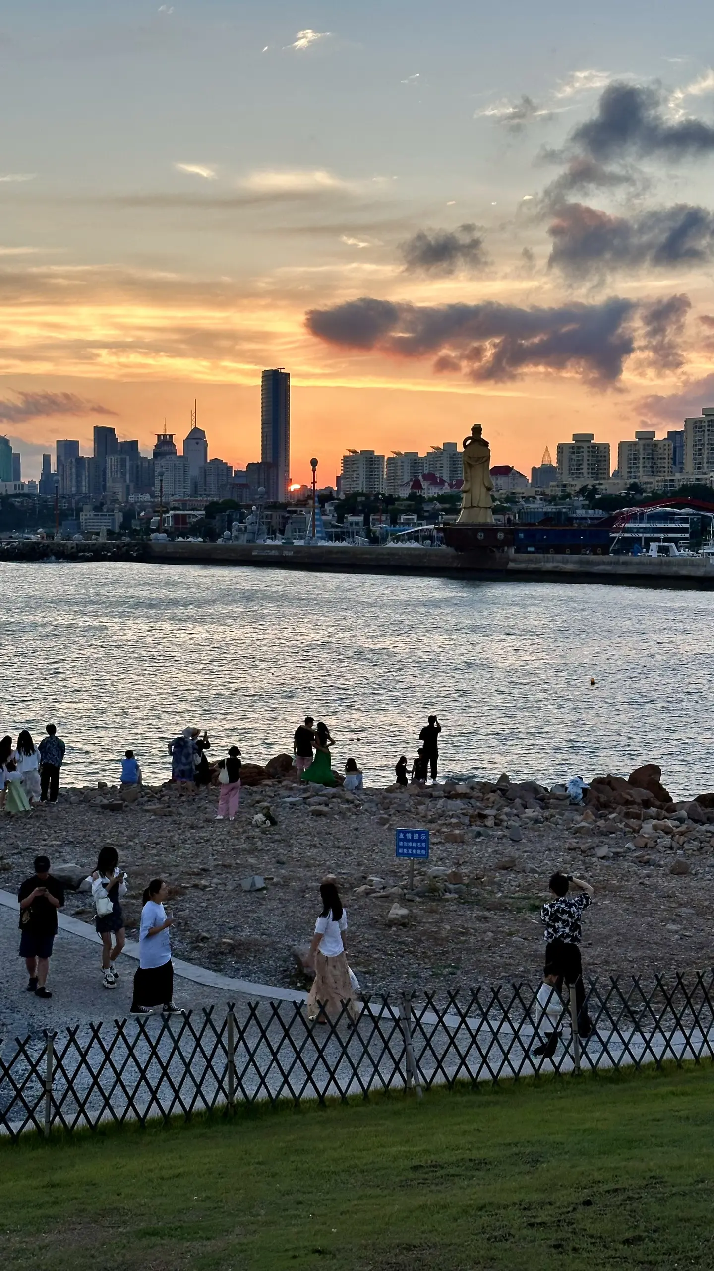 去喜欢 没有结果的人 是我干过 最勇敢的事.