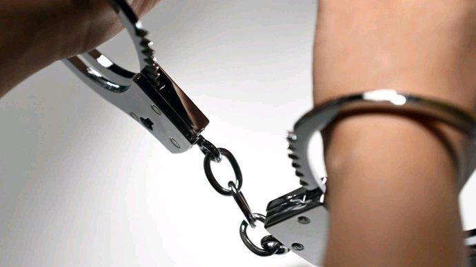 现在的诈骗真是防不胜防，就有个离谱男子，为了打赏女主播，谎称母亲重病骗了女友19