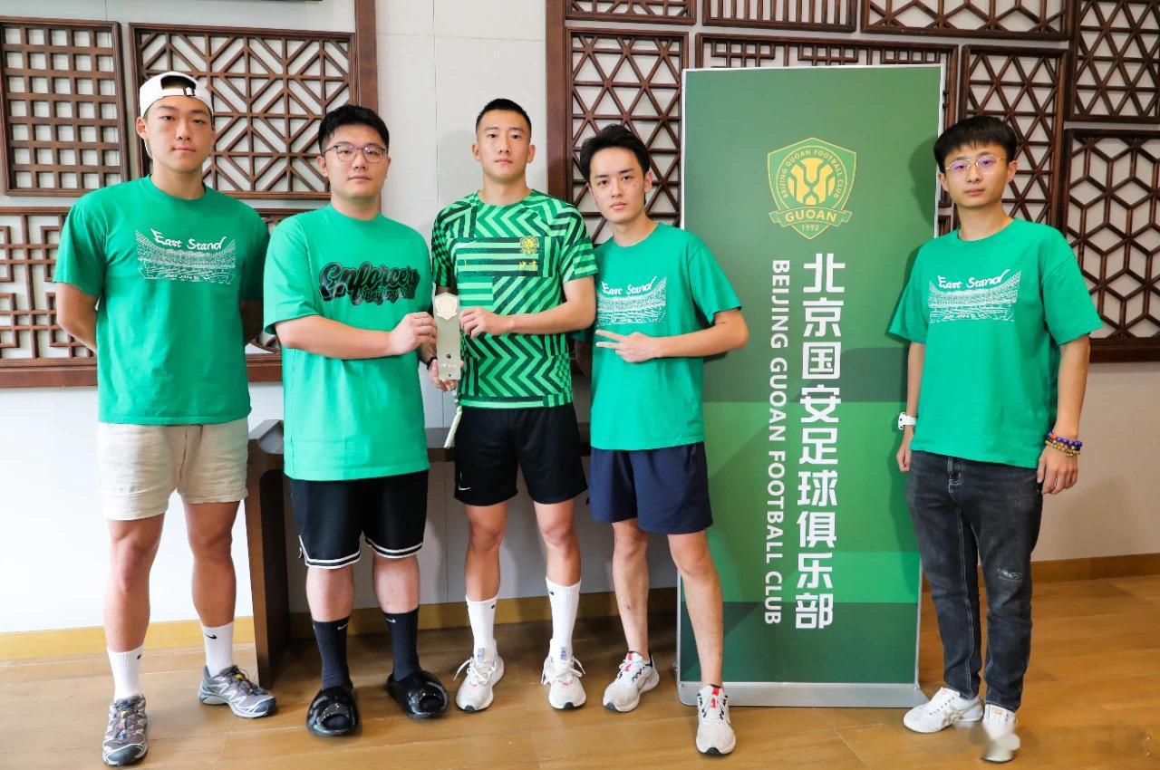 国安队内7月最佳是门将韩佳奇，上个月最佳也是他，实际上本赛季5次月最佳有4次是门