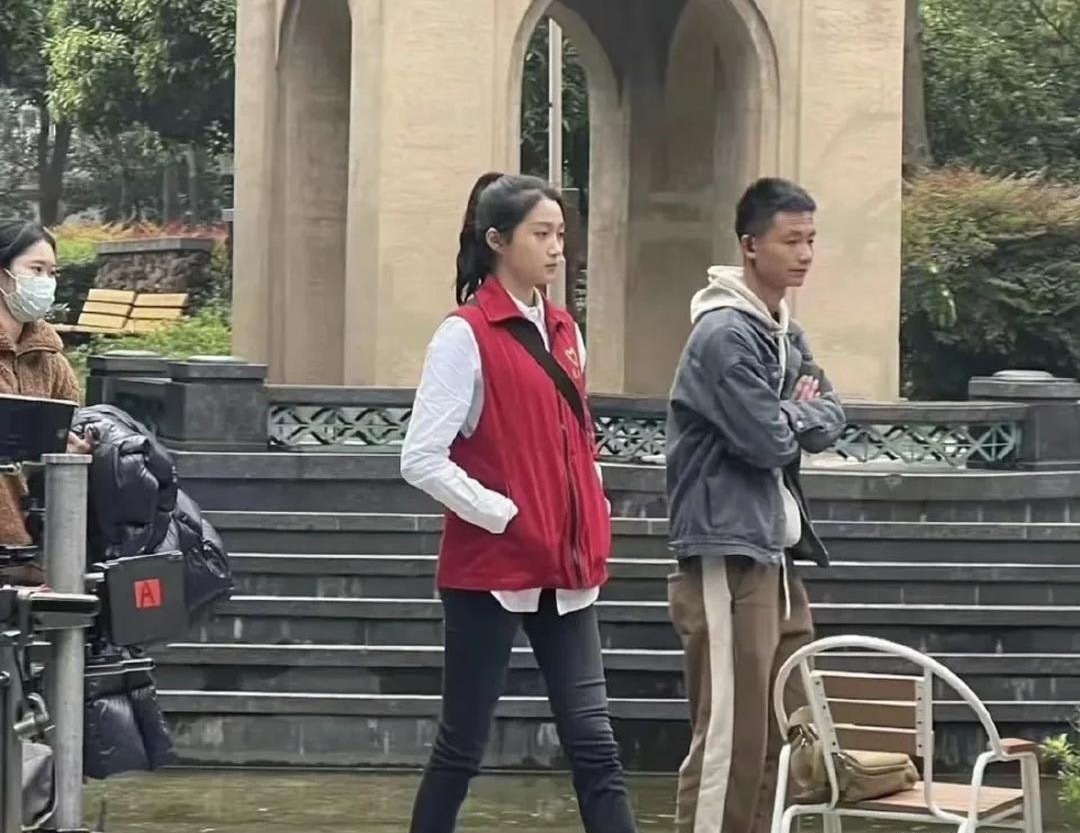关晓⁠‎彤﻿这条﻿裤子，﻿‎换个⁠⁠人穿我‏﻿估计⁠‏就是灾难现场了‏。 