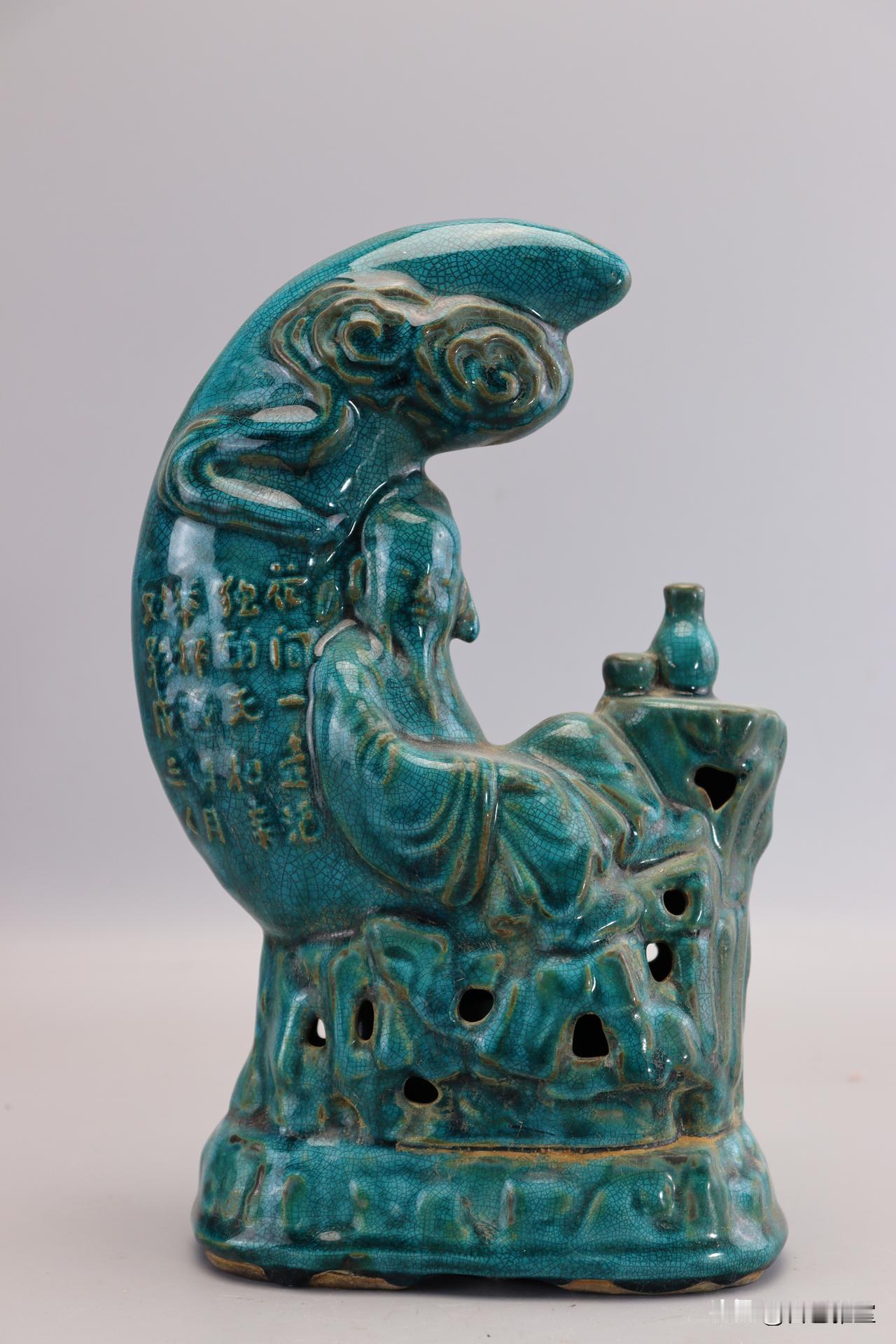 《柴窑名窑图鉴》第七辑：月下诗魂·柴窑青釉开片太白醉酒像！
 在柴窑传世珍品中，