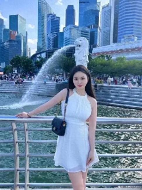 中国游客真的不去新加坡了？联合早报急了！曾经人山人海的热门目的地，为何突然感受到