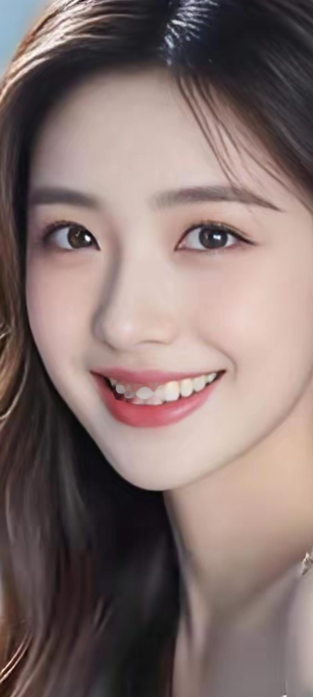 甜美笑容，温柔可人，元气满满的一天从微笑开始！😊✨