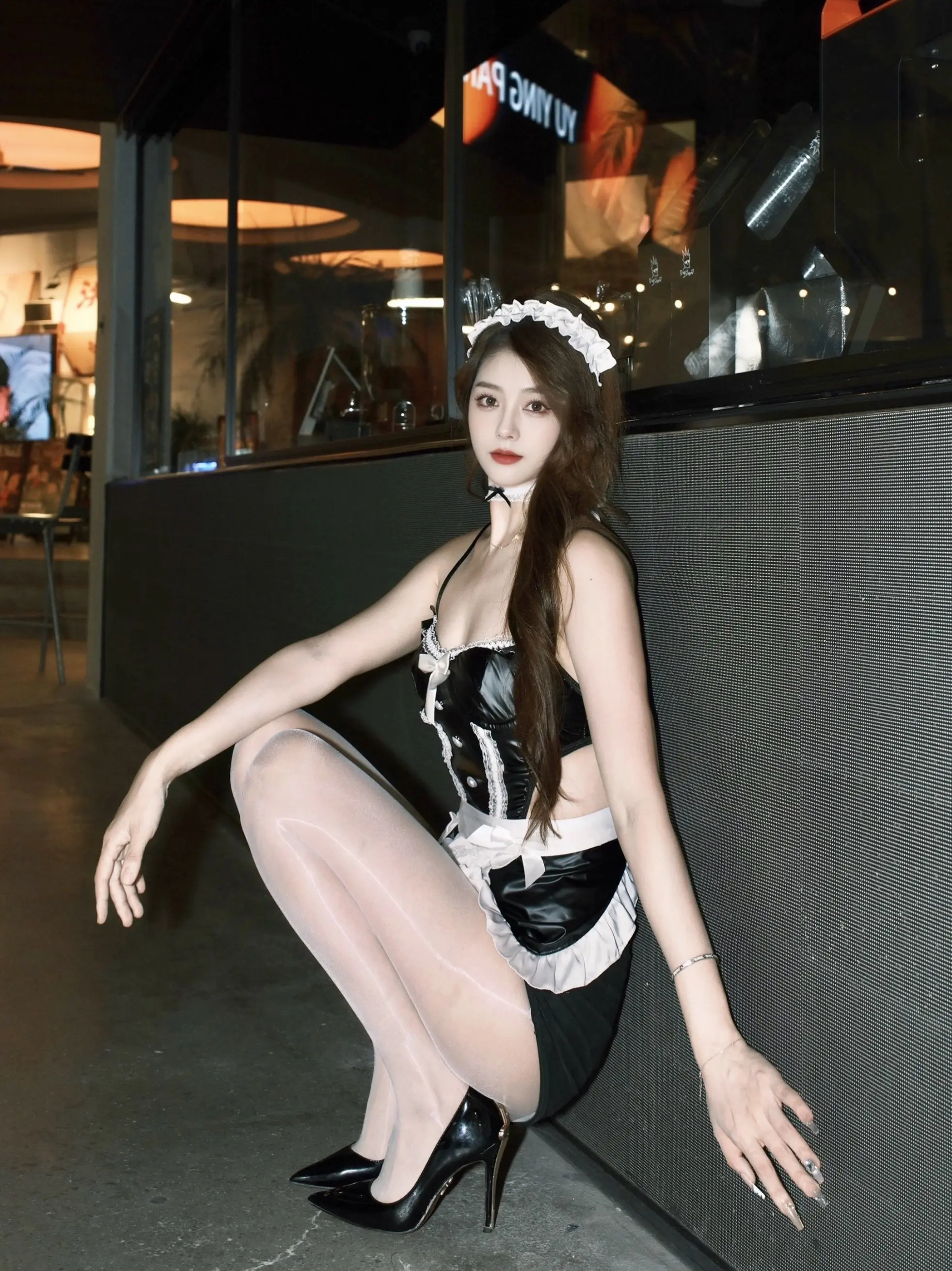突然翻到前女友的照片 她好可爱 我好后悔。