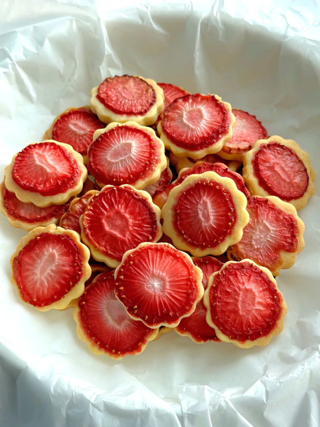 草莓曲奇饼干🍓愿所有人新的一年“莓有烦恼”