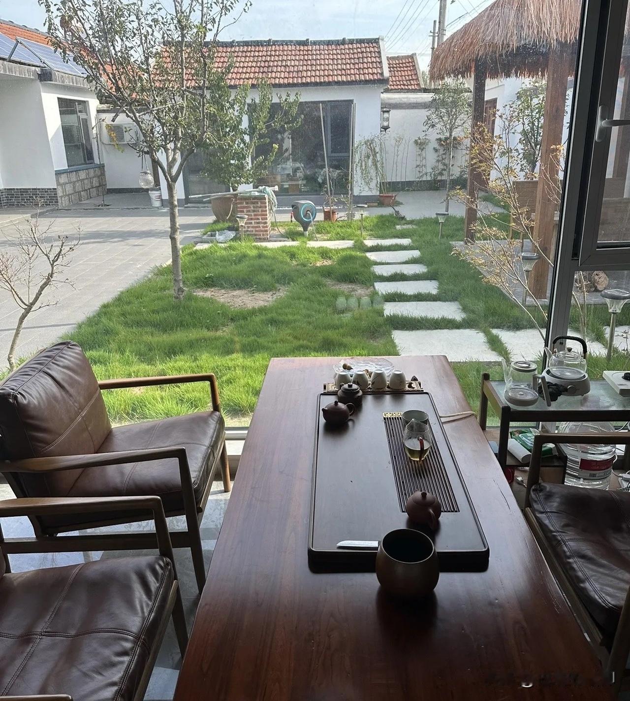 “山不在高，水不在深”，
开弓没有回头箭，至少拼搏十年才有坐享其成的资格。既能办