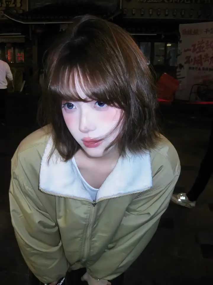 于是我看着你 突然就好想叹气