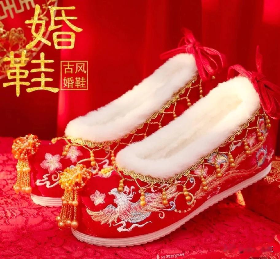 今天有点纠结，不知道给闺女买什么样的婚鞋，她喜欢的都是很古怪的样子，我想买一双保