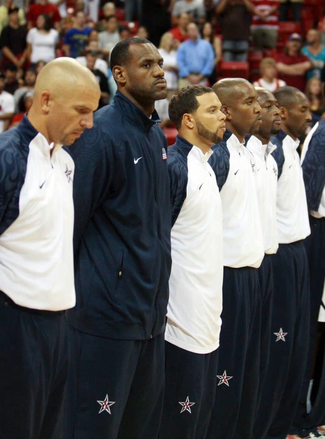 骑士詹姆斯nba 老照片回顾[照相机]詹姆斯搞特殊实锤[doge]衣服都跟队友们