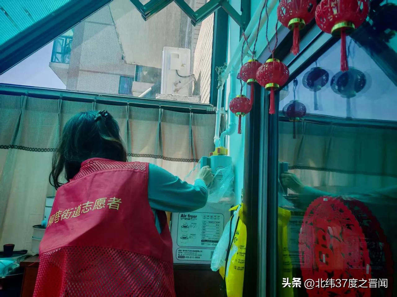 迎泽区柳巷街道铁匠巷社区: 网格服务零距离 上门检修暖民心

7月13日，迎