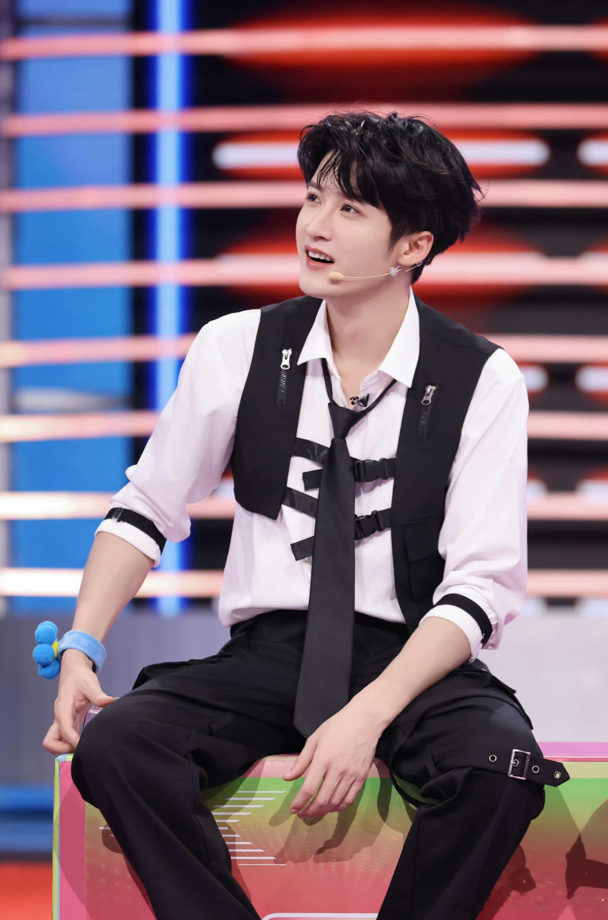 檀健次找卧底高端局，帅成啥样了