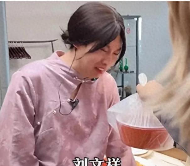 今年 315 风向大变，矛头直指直播带货。靠模仿鹿晗起家的“鹿哈”，因带货毛肚加