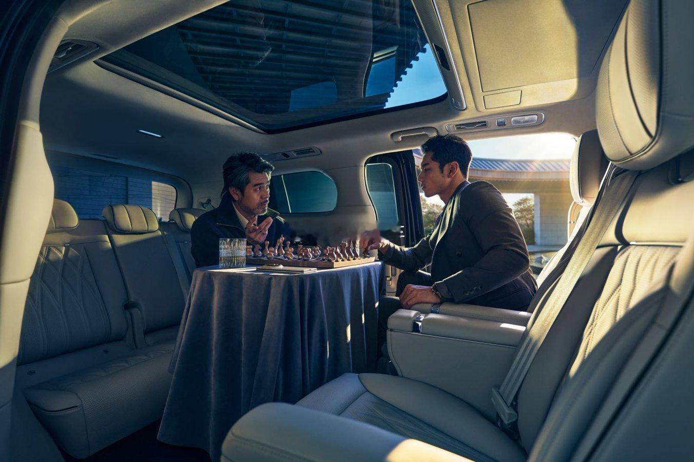 智界V9于2026北京车展开启预售，价格39.98-52.98万元。新车定位鸿蒙