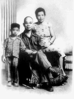 吴石死后十五年，每月有人给他妻子送来320元台币，蒋经国查清了送钱的人，却不敢说