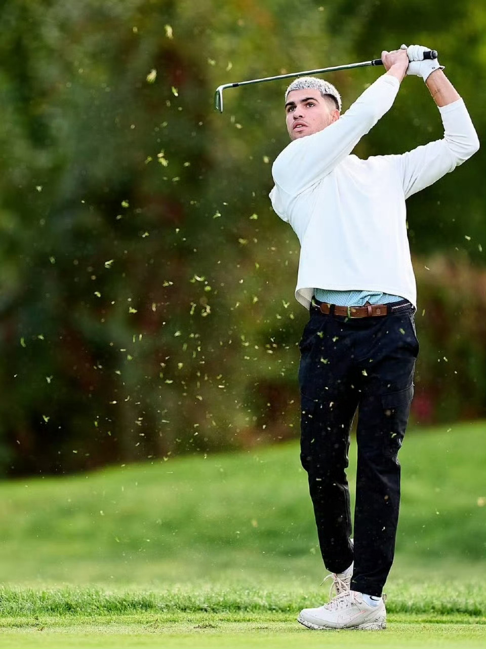 阿尔卡拉斯去打高尔夫⛳️帅喔看起来很厉害👍非常专业阿尔卡拉斯以后可以转成高尔夫