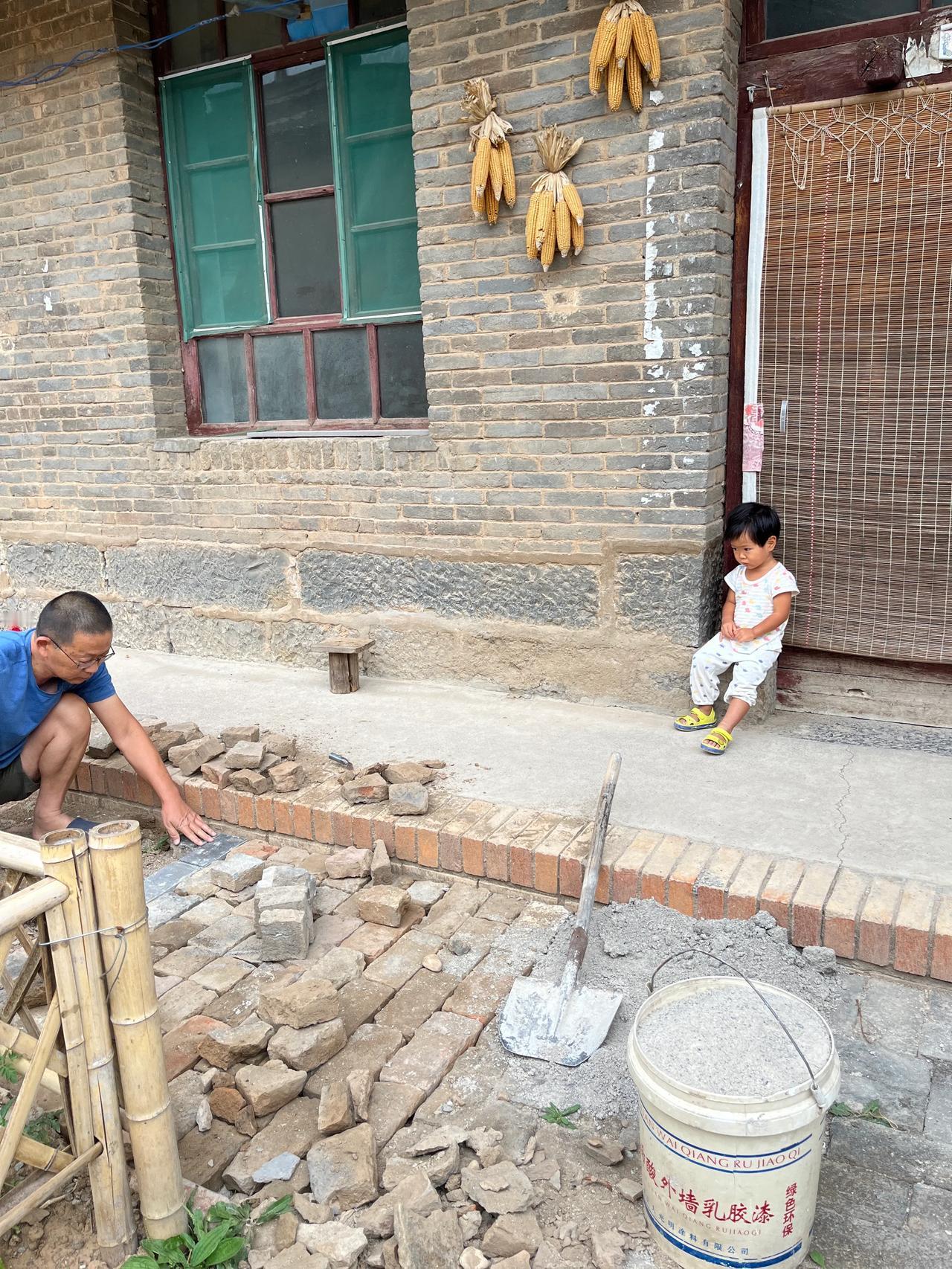 这几天郑州高温，多亏在山西山里有个院子，完美躲过高温天，院子虽然简陋可我是真心喜