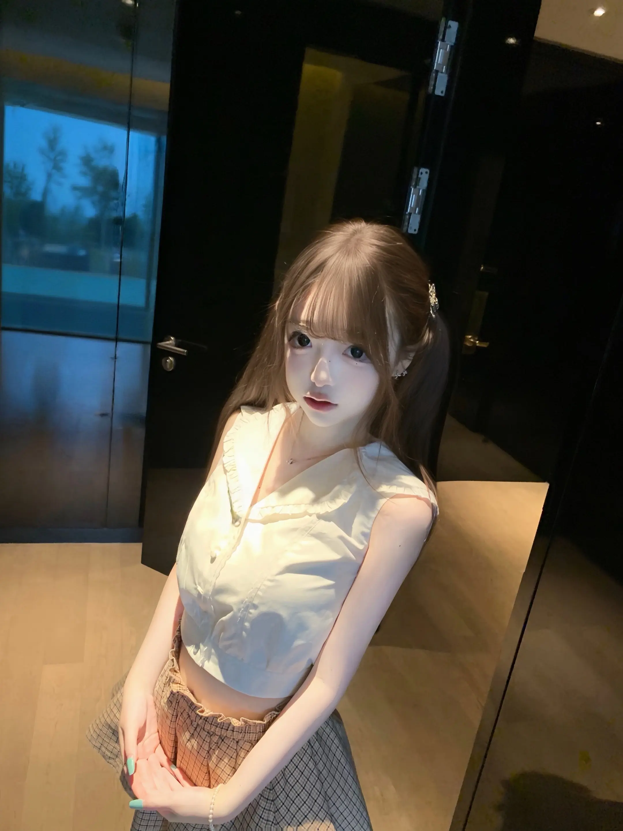 相片反射在我臉上的淚光