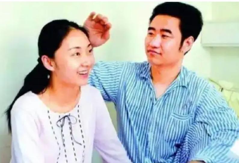 我每次读到关于他的只言片语，心里总堵得慌。这个从辽宁农村闯到深圳的年轻人，用了十