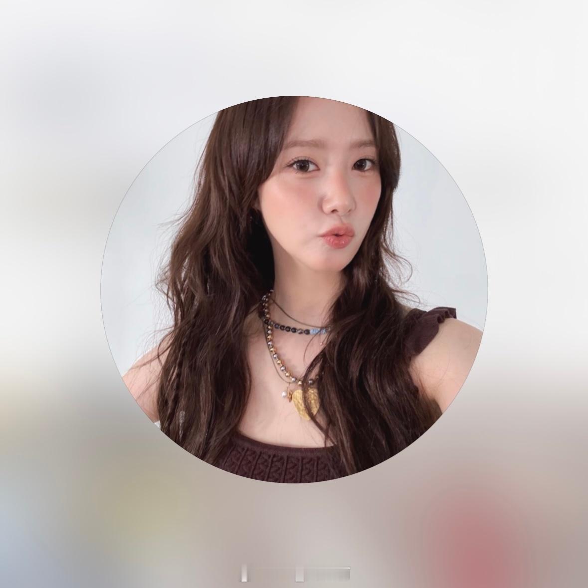 允允就这么把泡图换成ins头像了[手指比心] ​​​