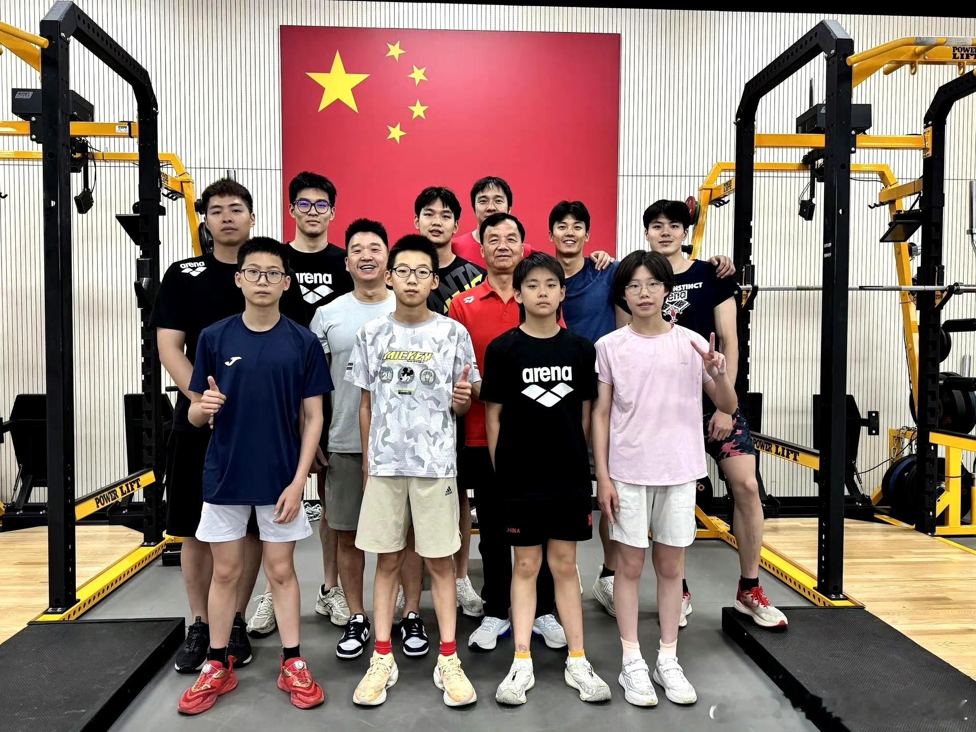 浙江游泳队云南昆明进行高原训练合照 [全力以赴]加油，五月！ 汪顺张翼祥洪金权同