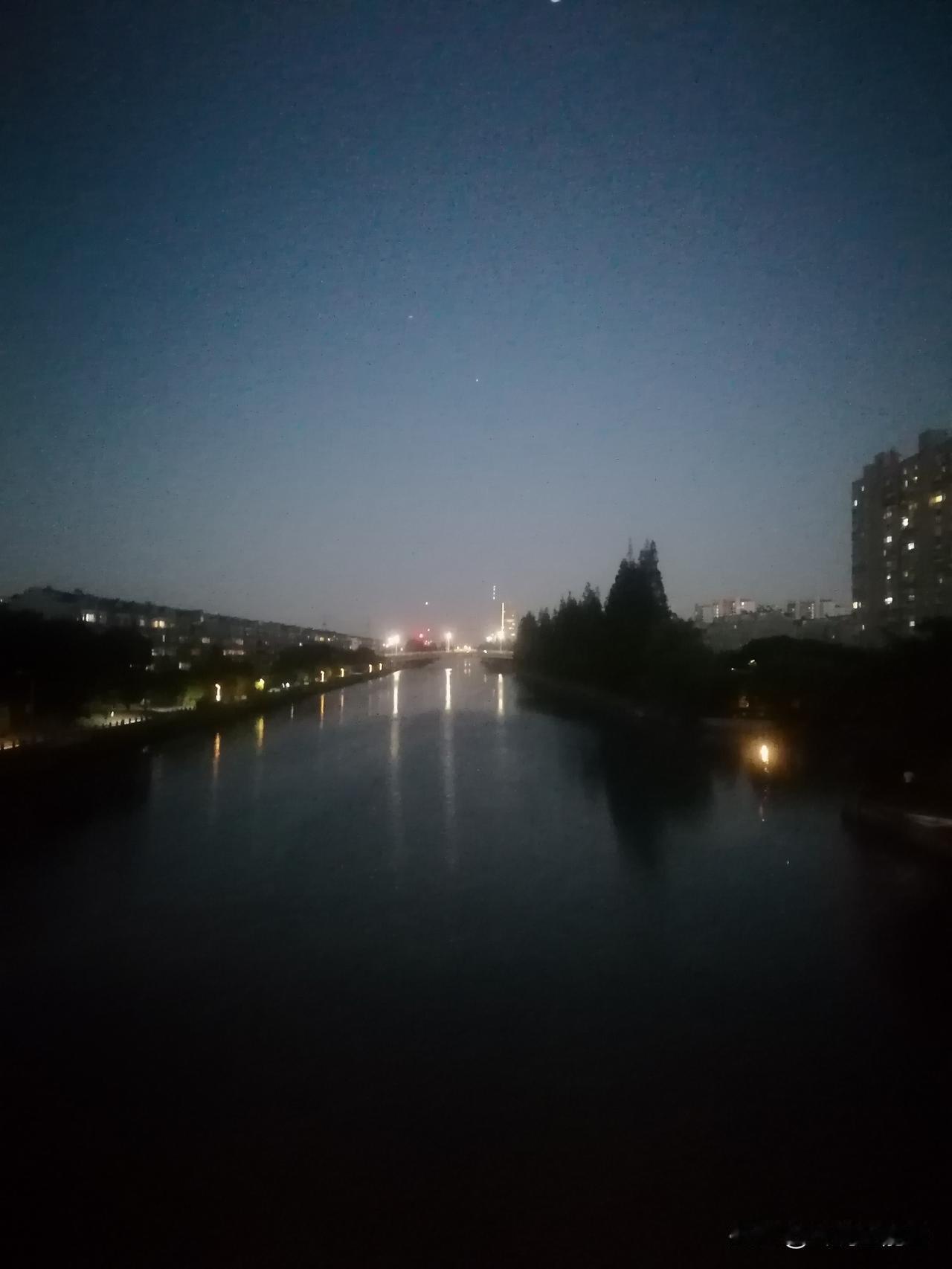 一位性学icon专家说：​​“异性之间，不管关系多好、走得多近，只要不是夫妻，就