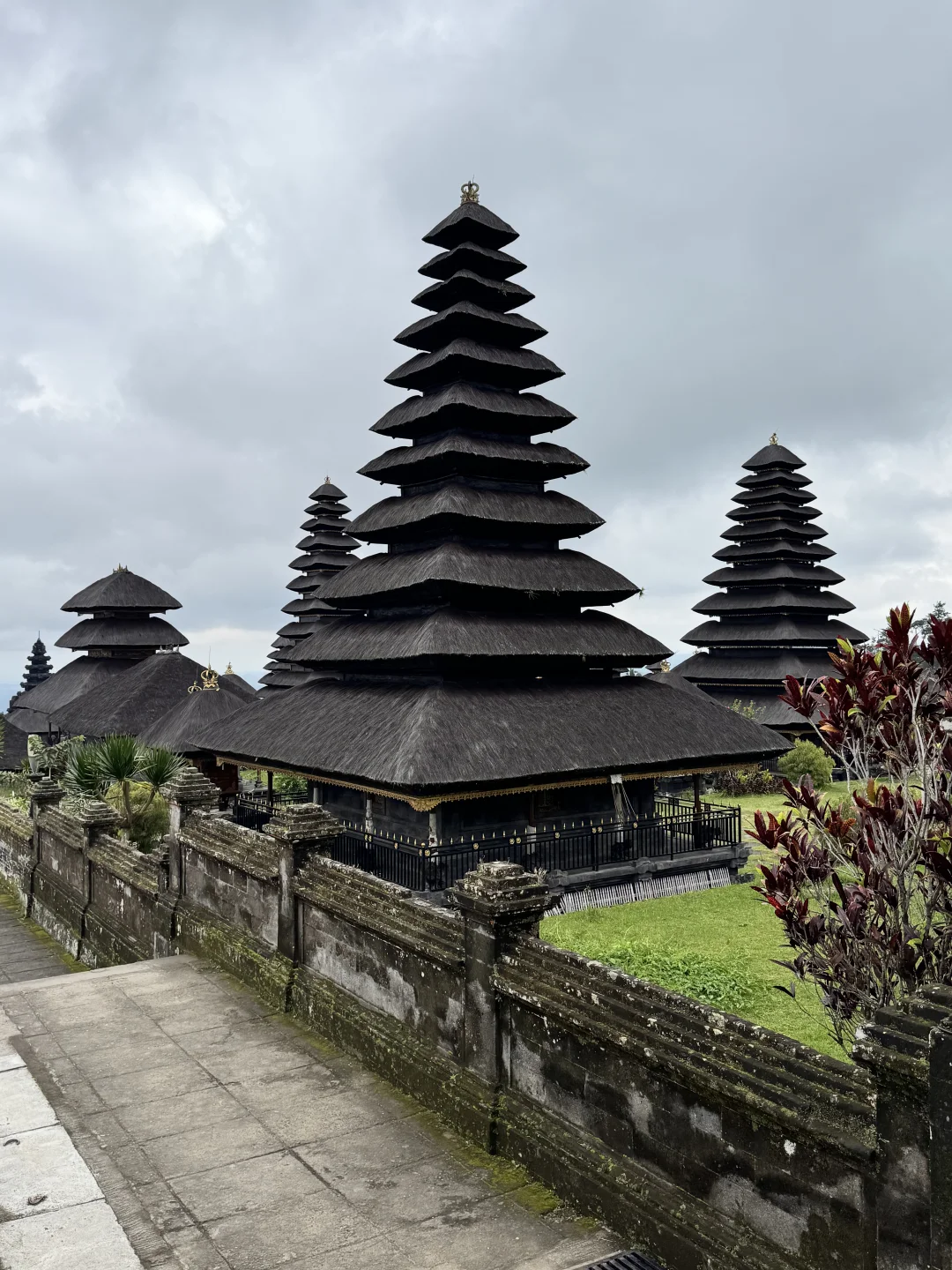 巴厘岛印度教寺庙的塔林，壮观