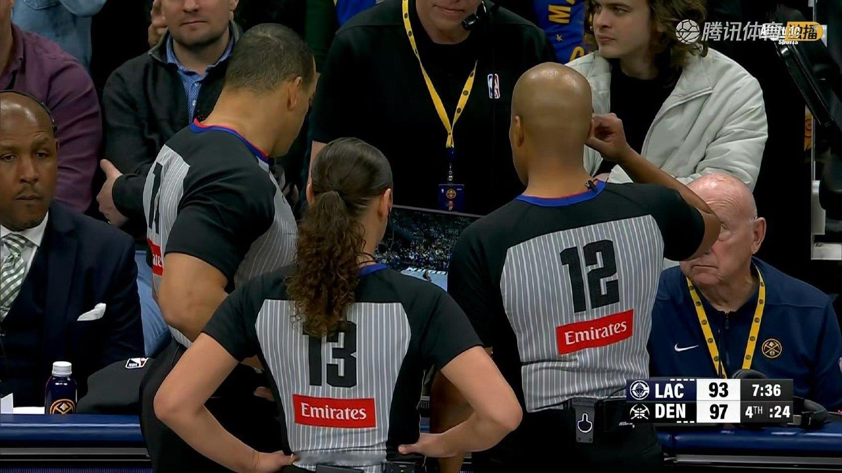 本场，快船全队罚球21中15，哈登￼与小卡均是5罚，垃圾时间补了6个罚球对比掘金