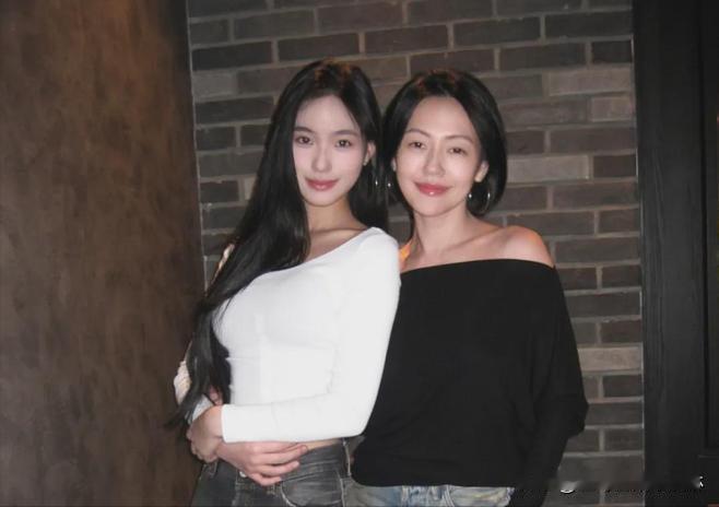 小S的二女儿居然都已经17岁了，感觉她本人还是没太大变化，无论是外形还是性格，站