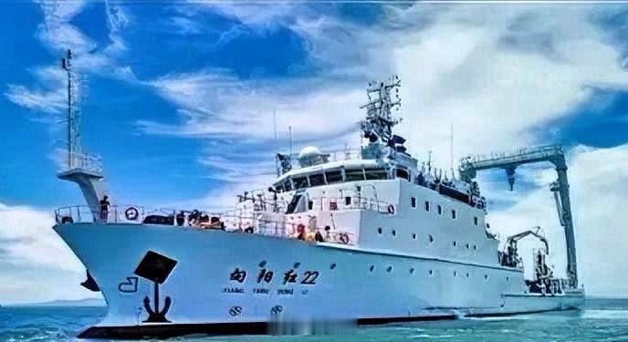 台湾海巡“兰屿舰”6月18日深夜11点多在台岛东部海域对大陆“向阳红22”科考船