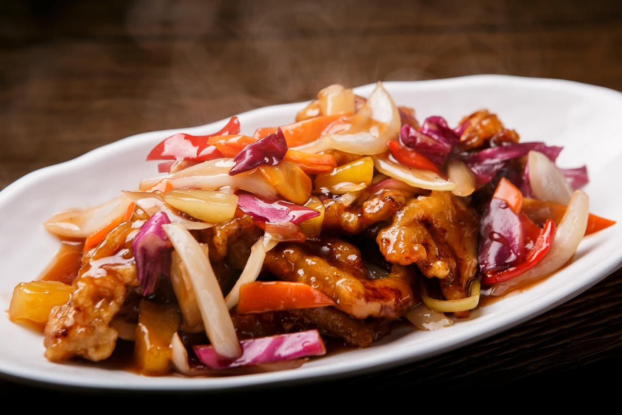 洋葱真是肝病的减速器？警告：不想肝脏继续恶化，这 5 种食物要多吃
 
总听人说