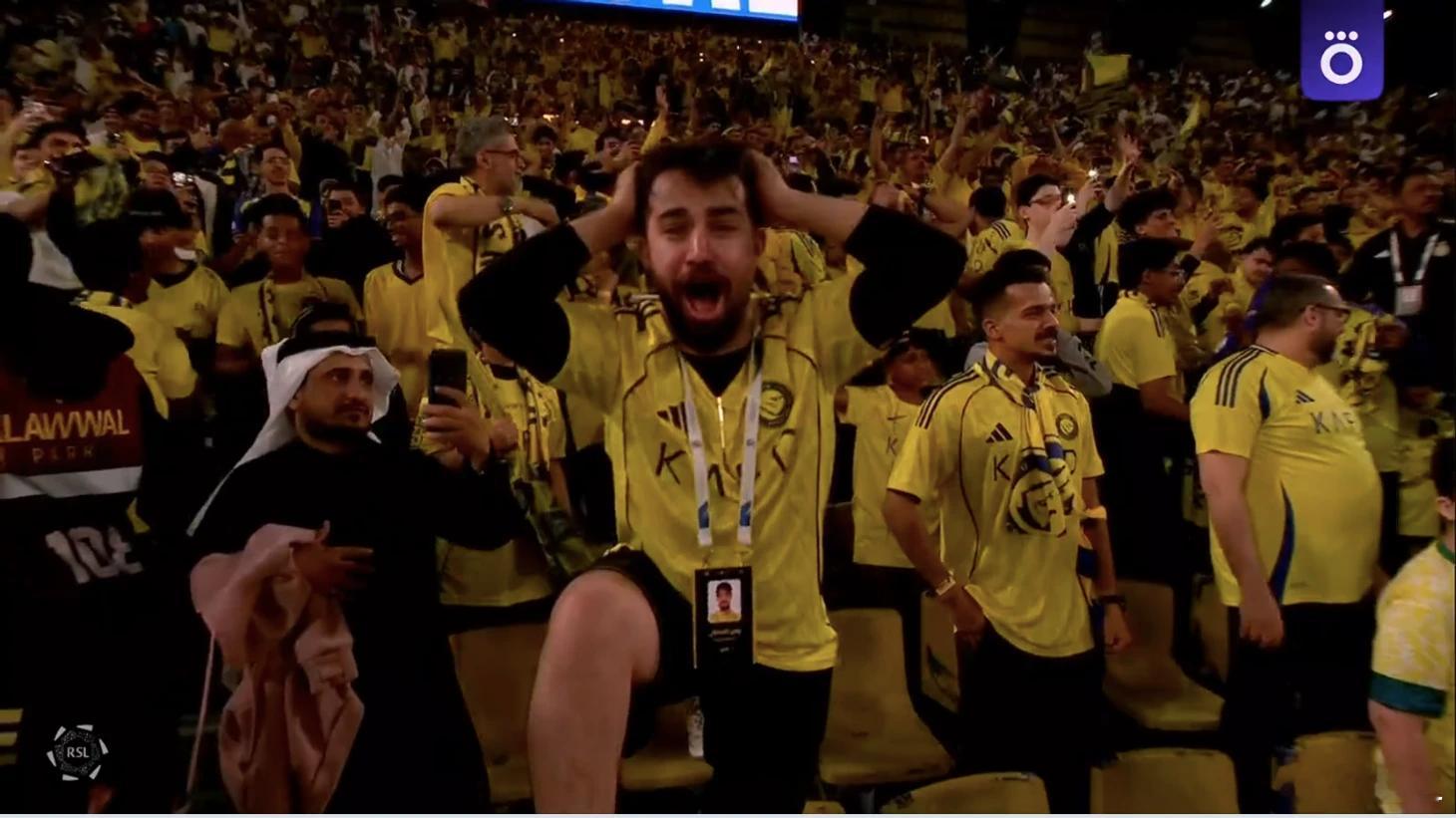 罗纳尔多的第954个职业生涯进球。他目前在俱乐部层面有812个进球，葡萄牙国家队