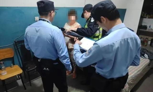 【别把手机交给陌生人！大姐免费领鸡蛋差点赔掉500余元】近日，杭州的王大姐遭遇惊