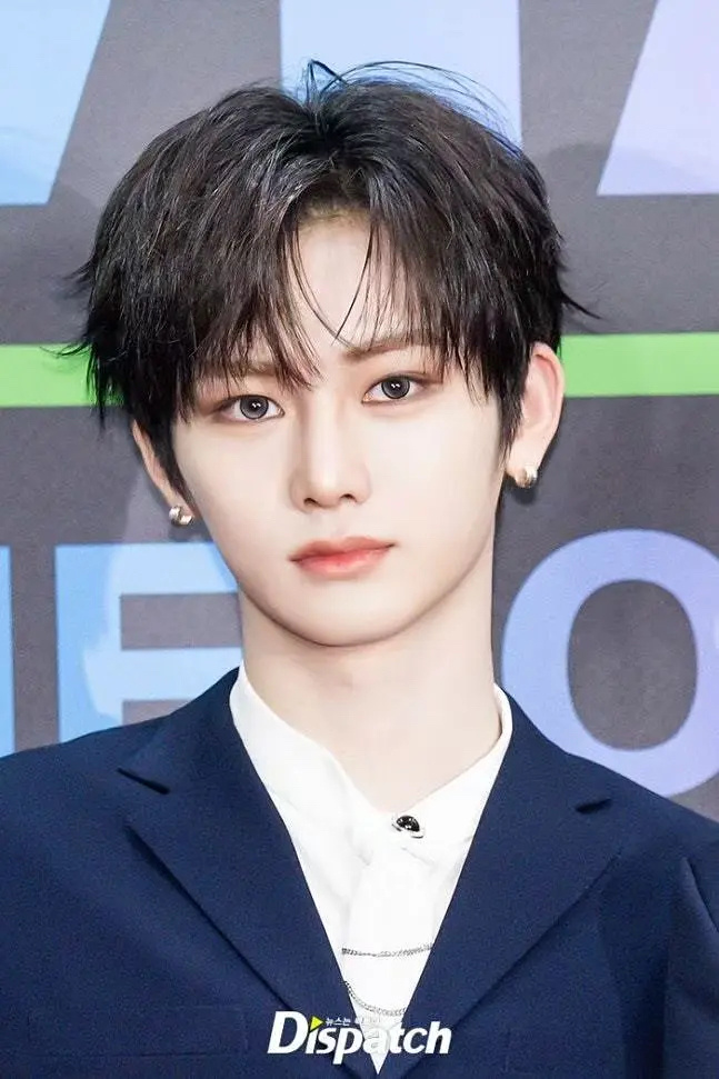 周安信今天的红毯D社新闻图 