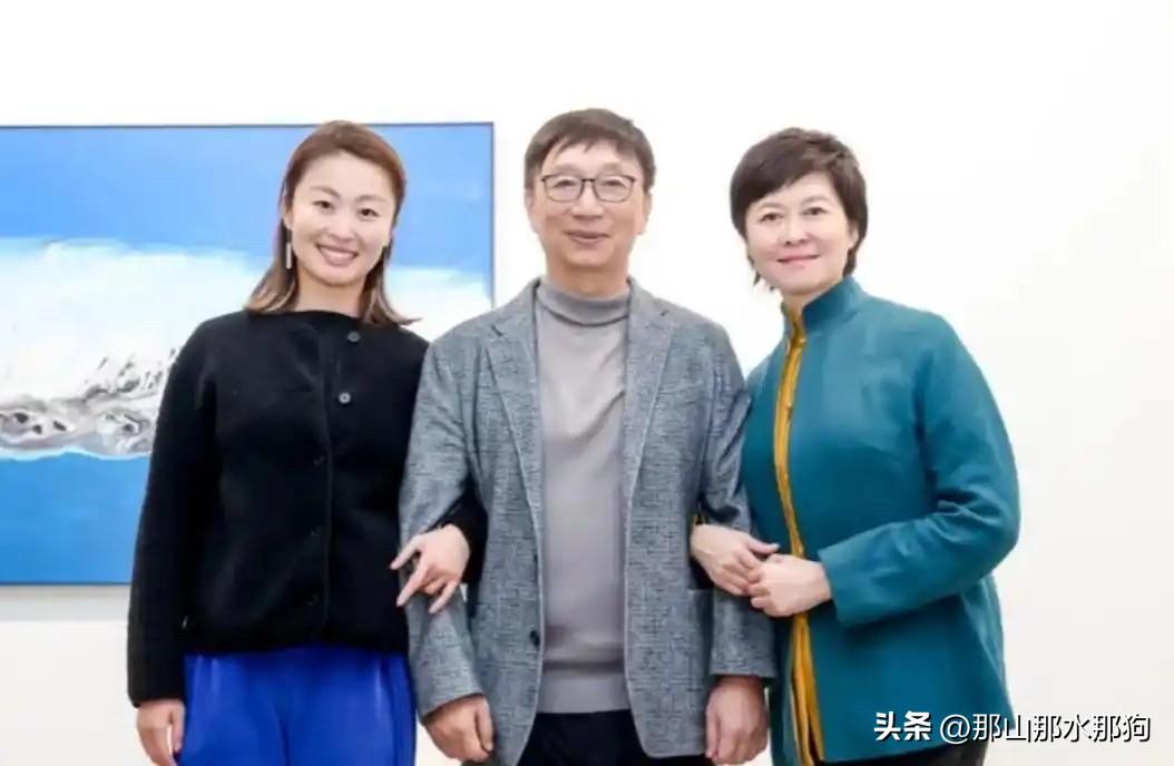 敬一丹走了，她的英国洋女婿尼克肯定很悲伤。

敬一丹和丈夫王梓木的独生女王尔晴年