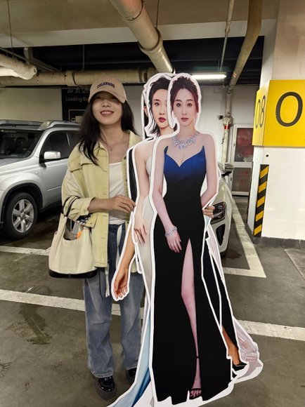 论北京的追星氛围有多浓大屏氛围感配上真人演绎绝了！度小满多城轮播王濛乘风霸气海报