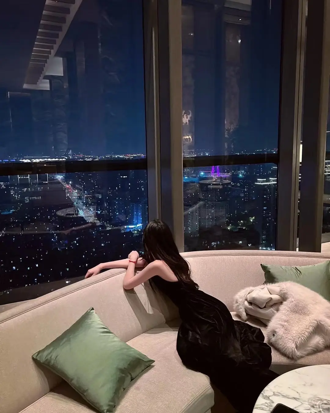 她留给你 是背影