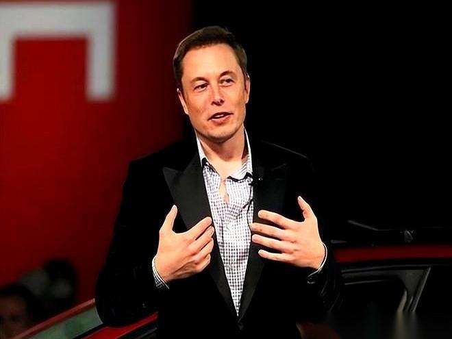 刚刷到个新闻，差点把手机扔了。
马斯克这哥们儿说，他能用AI，在3年内，把美国那