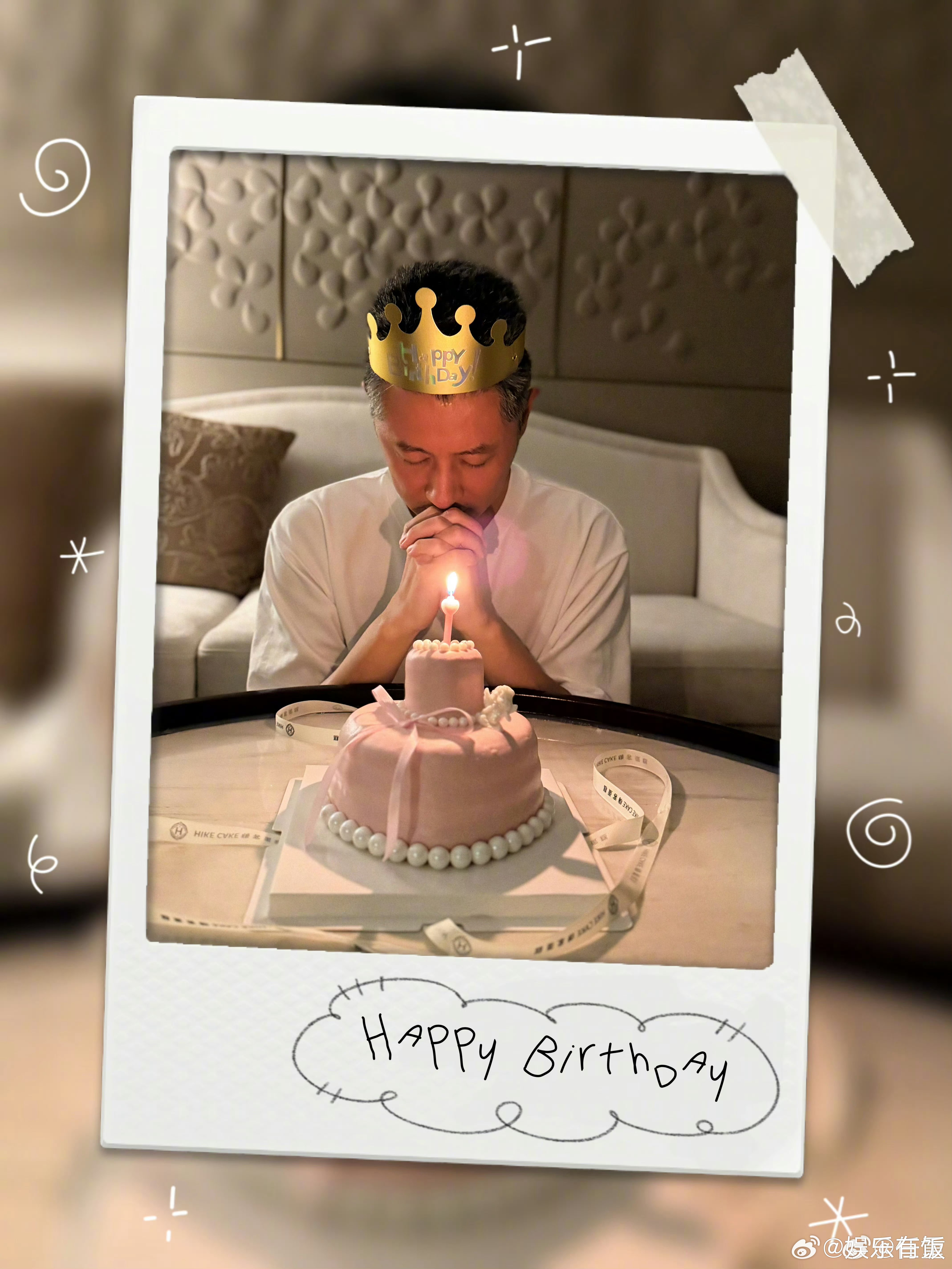 任重两鬓白发任重头发白了 和好友庆祝46岁生日，两鬓白发引起网友热议，评论区网友